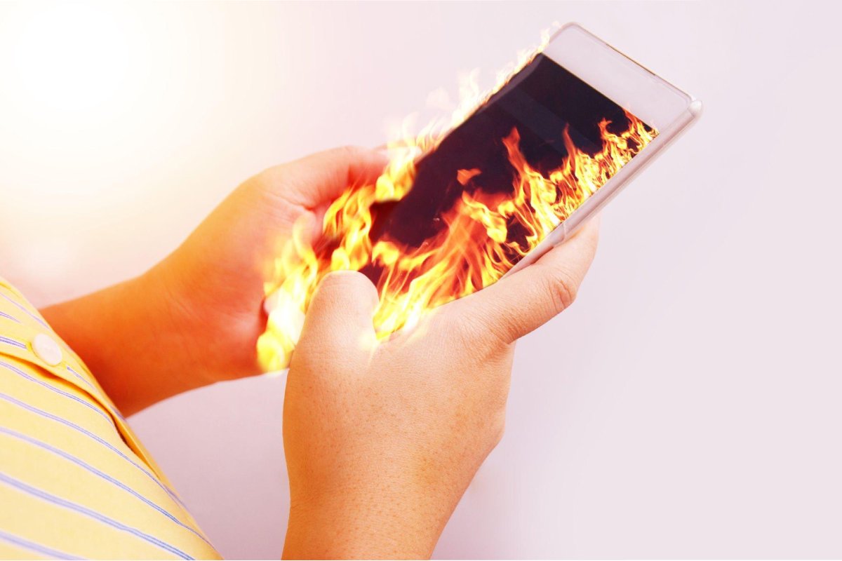 Smartphone Heating_ Is It Dangerous and How It Happens